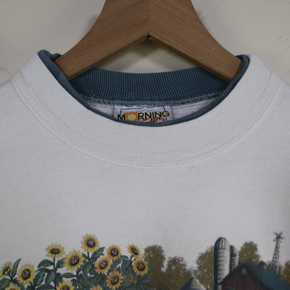 White Scenic Farm Graphic Sweatshirt - Picture 4 of 16